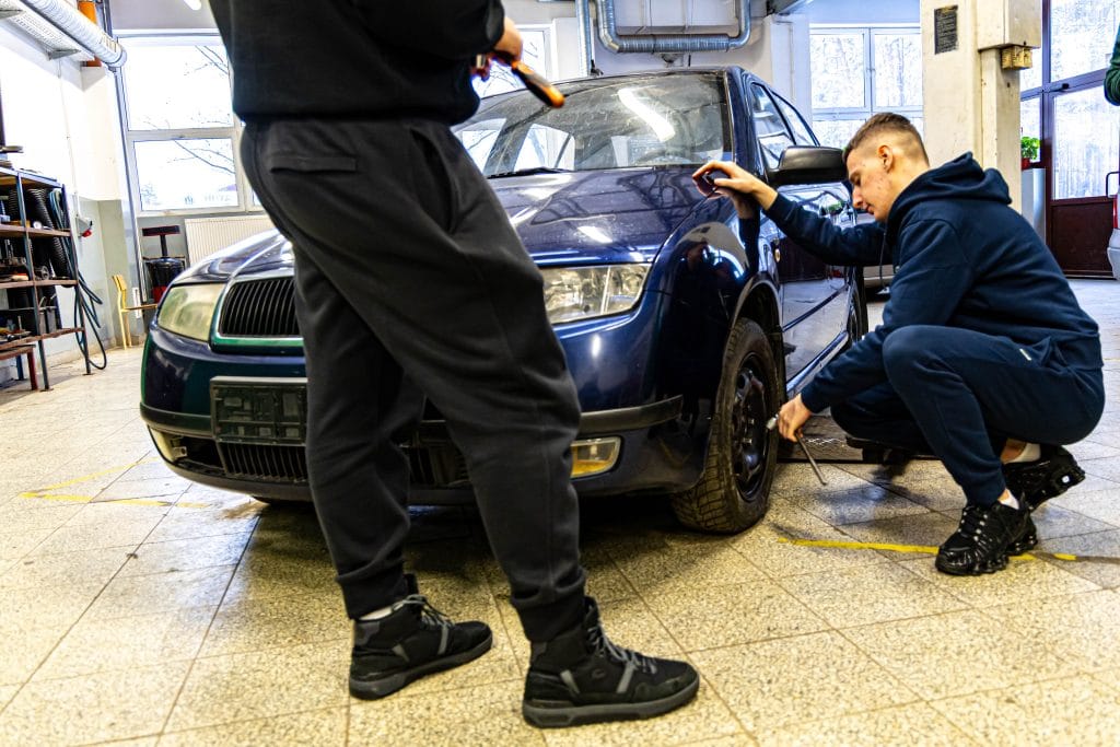 Mechanik Pojazdów Samochodowych